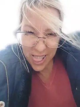 Snapshot of blondyruby chatting on 03.01.26 blondyruby online show from 03.01.26