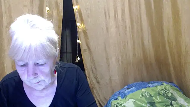 Snapshot of _Estelitta_5 chatting on 01.18.25 Estelitta 5 online show from 01.18.25