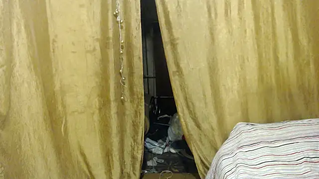 Snapshot of _Estelitta_5 chatting on 02.15.25 Estelitta 5 online show from 02.15.25