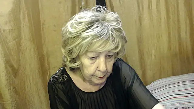 Snapshot of _Estelitta_5 chatting on 02.16.25 Estelitta 5 online show from 02.16.25