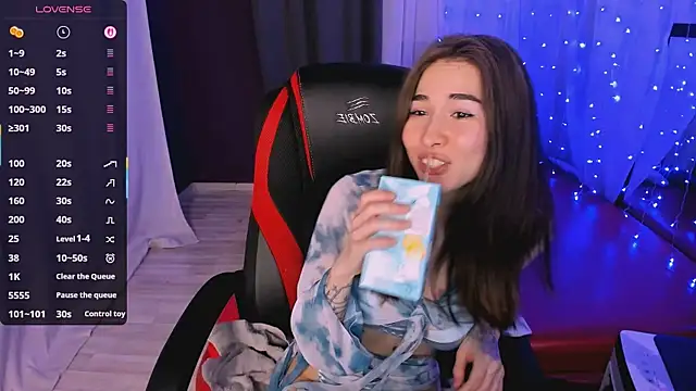 Snapshot of ashleyro1 chatting on 02.18.26 ashleyro1 online show from 02.18.26