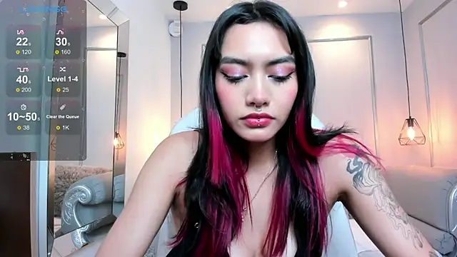 Snapshot of AzuraKindong chatting on 02.04.25 AzuraKindong online show from 02.04.25