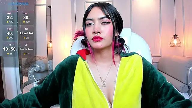 Snapshot of AzuraKindong chatting on 02.10.25 AzuraKindong online show from 02.10.25