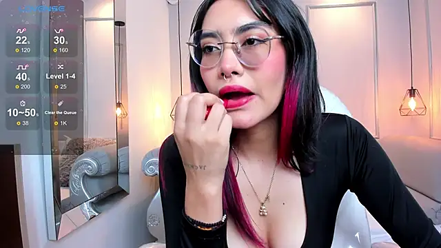 Snapshot of AzuraKindong chatting on 02.12.25 AzuraKindong online show from 02.12.25