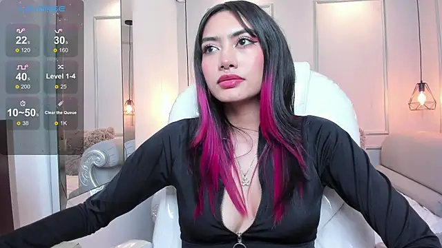 Snapshot of AzuraKindong chatting on 02.17.25 AzuraKindong online show from 02.17.25