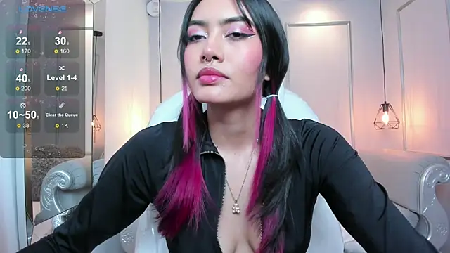 Snapshot of AzuraKindong chatting on 02.26.25 AzuraKindong online show from 02.26.25