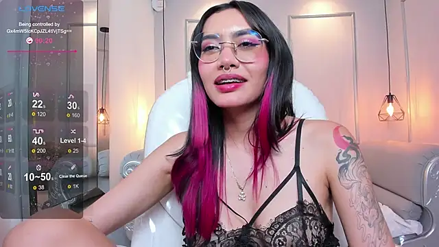 Snapshot of AzuraKindong chatting on 02.28.25 AzuraKindong online show from 02.28.25