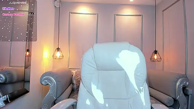 AzuraKindong online show from 10.17.25