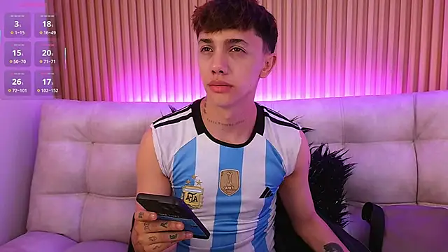 Snapshot of Tomy_Rox chatting on 02.05.26 Tomy Rox online show from 02.05.26