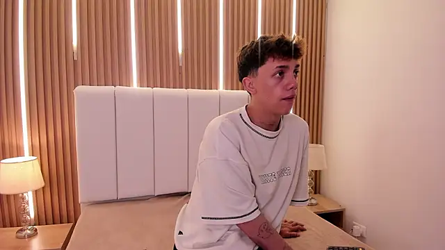 Snapshot of Tomy_Rox chatting on 02.07.26 Tomy Rox online show from 02.07.26