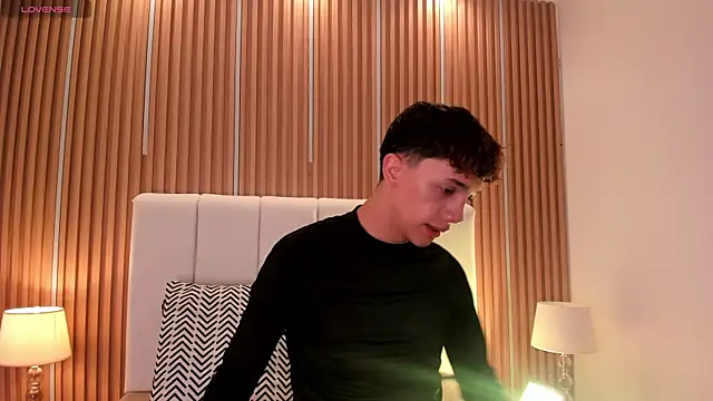 Snapshot of Tomy_Rox chatting on 02.08.26 Tomy Rox online show from 02.08.26