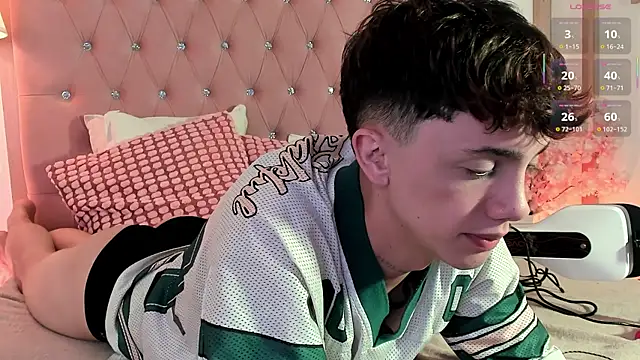 Snapshot of Tomy_Rox chatting on 02.25.26 Tomy Rox online show from 02.25.26