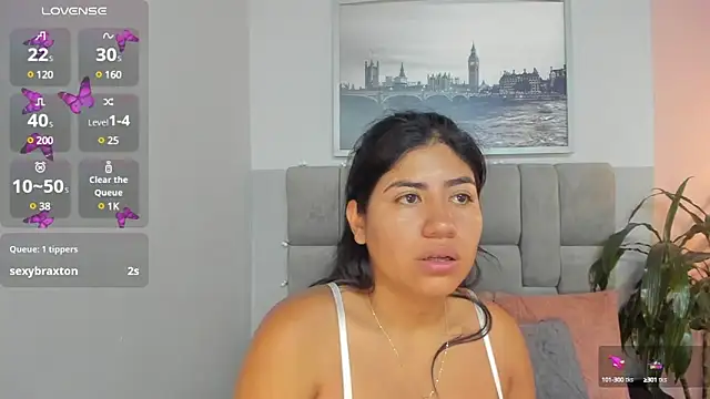 Snapshot of hottie_mine_ chatting on 01.28.25 hottie mine  online show from 01.28.25