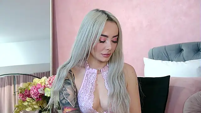 FrancescaMcGray online show from 11.11.25