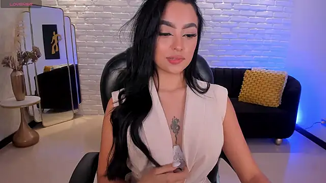 sarawinstone online show from 12.08.24