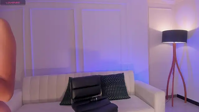 sarawinstone online show from 03.05.25