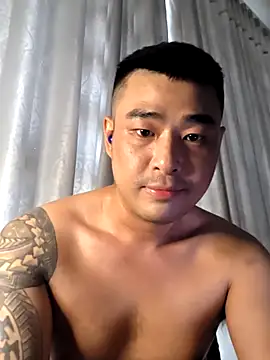 Snapshot of Asianhif chatting on 12.17.25 Asianhif online show from 12.17.25