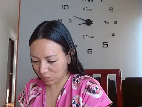 Laura martin  online show from 01.18.25