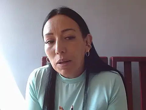 Laura martin  online show from 01.19.25