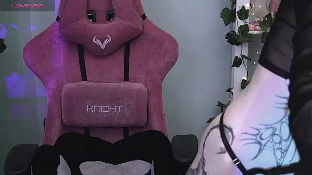 prettybones online show from 03.19.26