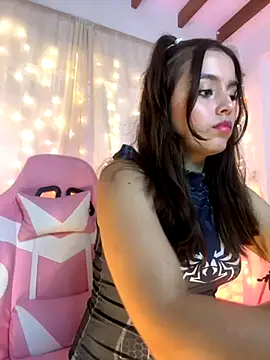 Juanelopez1 online show from 10.22.25