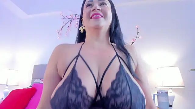 sophie-newton online show from 09.29.25