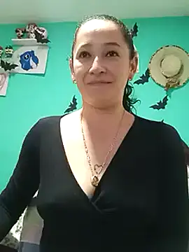 emilypoppy3 online show from 12.04.24