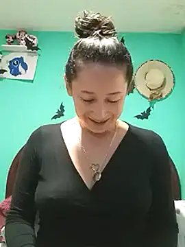emilypoppy3 online show from 12.04.24
