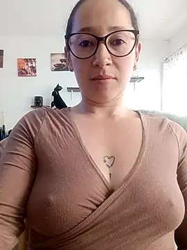 emilypoppy3 online show from 03.06.26