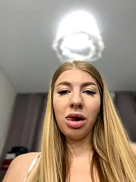 Snapshot of NewLale chatting on 10.31.25 NewLale online show from 10.31.25