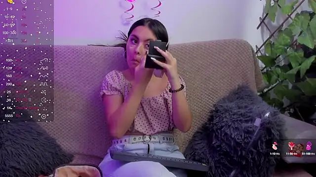 Snapshot of Murieel_69 chatting on 01.21.25 Murieel 69 online show from 01.21.25