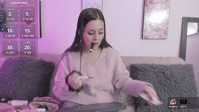 Snapshot of Murieel_69 chatting on 10.14.25 Murieel 69 online show from 10.14.25