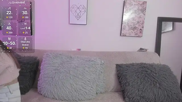 Snapshot of Murieel_69 chatting on 10.23.25 Murieel 69 online show from 10.23.25