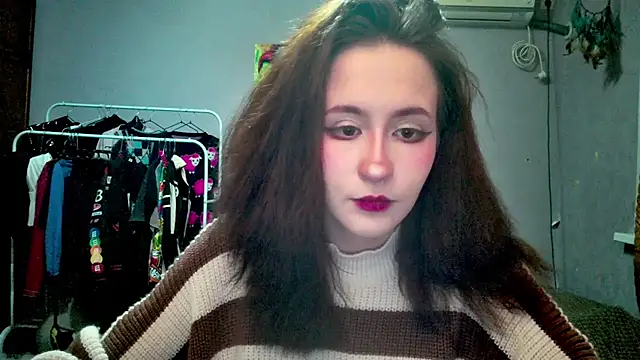 Snapshot of JoannaTompson chatting on 10.04.25 JoannaTompson online show from 10.04.25