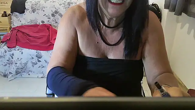 Snapshot of 45marina45 chatting on 10.13.25 45marina45 online show from 10.13.25