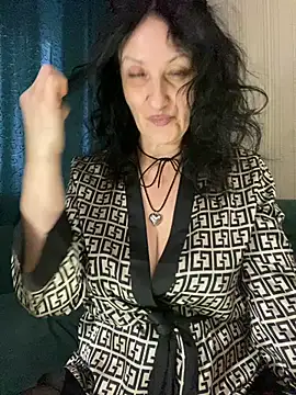 Snapshot of Katie-n chatting on 01.15.25 Katie-n online show from 01.15.25