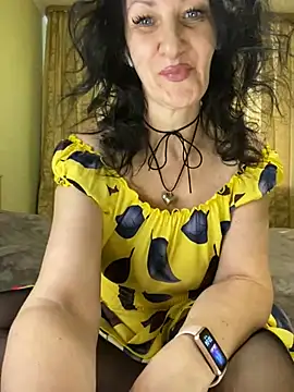 Snapshot of Katie-n chatting on 02.20.25 Katie-n online show from 02.20.25