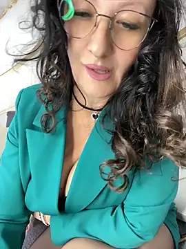 Snapshot of Katie-n chatting on 06.17.26 Katie-n online show from 06.17.26