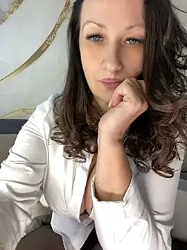 Snapshot of Katie-n chatting on 07.17.26 Katie-n online show from 07.17.26