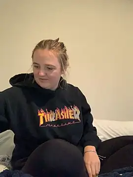 cammy2 online show from 12.26.24