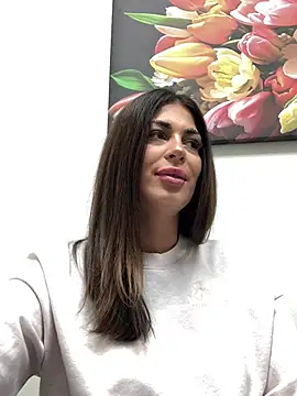 EvaRaynes online show from 12.21.24