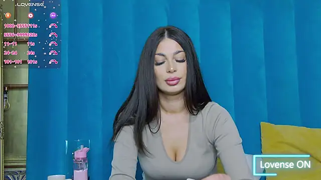 EvaRaynes online show from 03.11.25