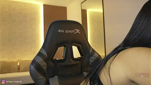 Snapshot of arya_ruizz chatting on 10.10.25 arya ruizz online show from 10.10.25