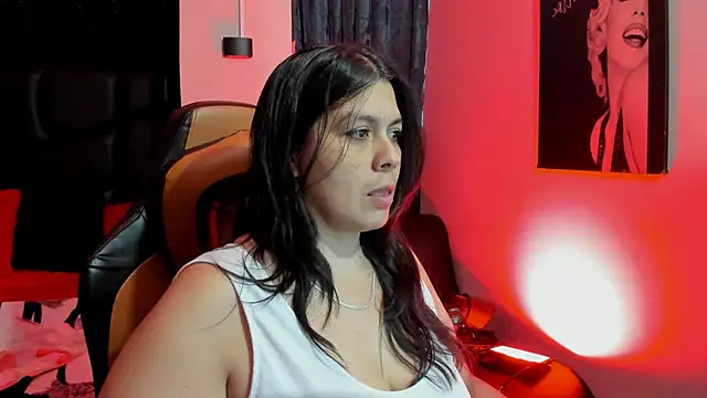 martina foxy  online show from 01.20.25