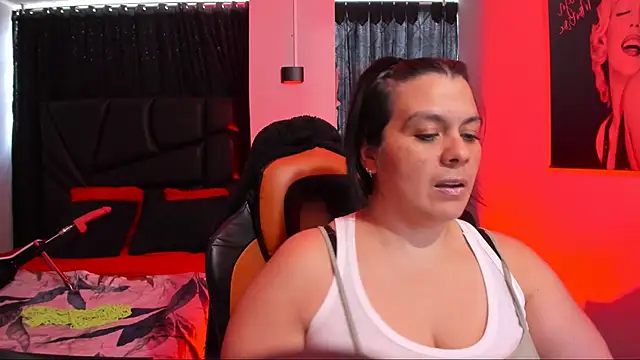 martina foxy  online show from 01.24.25