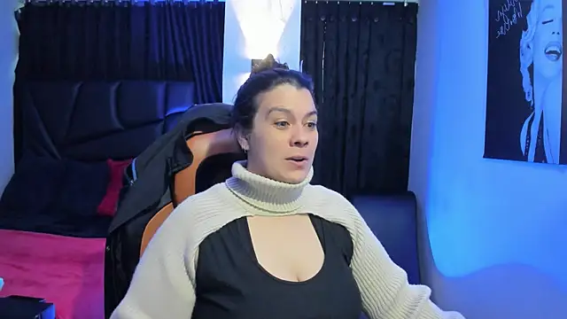 martina foxy  online show from 01.29.25