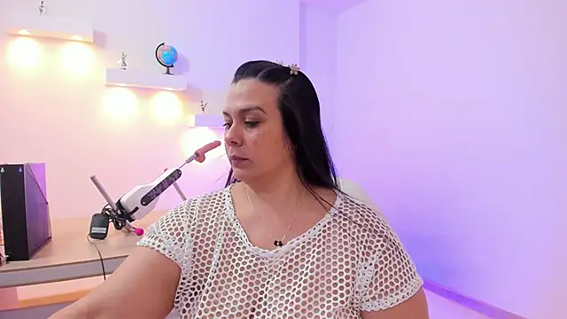 Snapshot of martina_foxy_ chatting on 10.18.25 martina foxy online show from 10.18.25