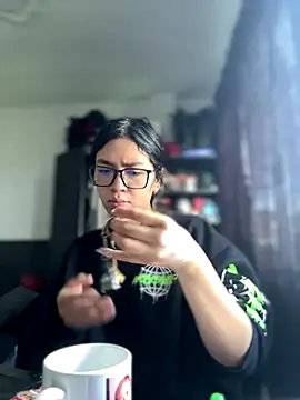 Mila Morgan online show from 11.28.25