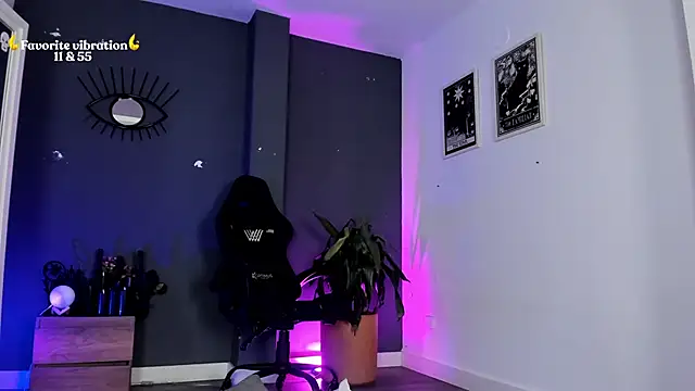 Raven Witch  online show from 04.16.26