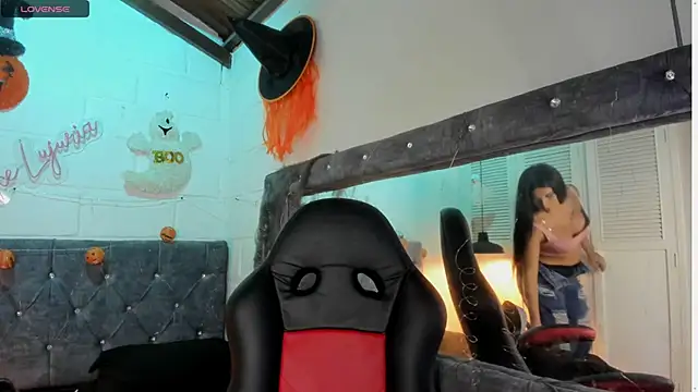 sarajhonson dl online show from 10.16.25